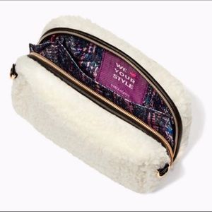 NWT Stella & Dot white faux shearling Stella bag no strap.